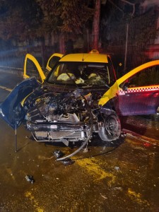 Accident cu două mașini și trei victime pe strada Albești din Curtea de Argeș