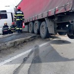 Accident între un TIR și un autoturism Leordeni (4)