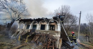  Incendiu casă bătrânească Valea Danului