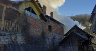  Incendiu izbucnit la o anexă din comuna Schitu Golești (1)