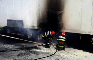 Incendiu izbucnit la un camion