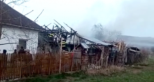 Incendiu la o casă în comuna Pietroșani (2)