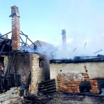 Incendiu la o casă și o anexă din localitatea Pietroșani (2)