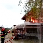 Incendiu izbucnit la o locuință din localitatea Merișani (1)
