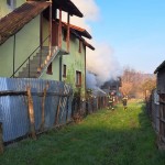 Incendiu la acoperișul unei case din Curtea de Argeș (1)