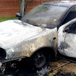 Un Volkswagen Golf a ars că o torţă la Mioveni (1)