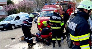 Accident cu trei autoturisme implicate