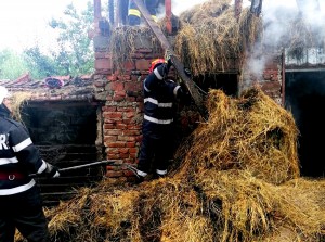 Incendiu la un fânar din comuna Cocu