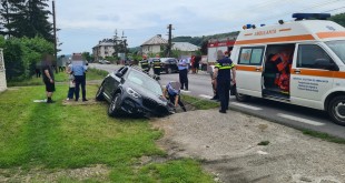 Accident cu trei autoturisme Drăganu (2)