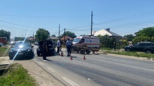 Accident cu trei victime între o mașină și un atelaj (3)