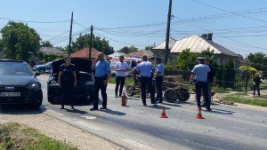 Accident cu trei victime între o mașină și un atelaj (4)