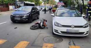 Accident rutier între două autoturisme și o motocicletă pe Bulevardul Republicii
