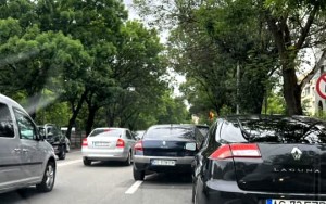 Accident rutier între trei autoturisme Pitesti (2)