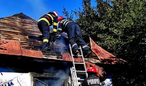 Incendiu la o casă