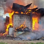  Incendiu violent la o casă din comuna Mușătești (1)
