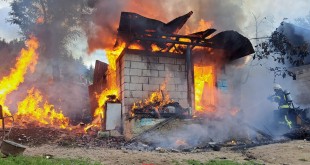  Incendiu violent la o casă din comuna Mușătești (1)