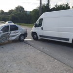 Accident rutier între un autoturism și o autoutilitară în comuna Domnești (2)