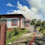 Incendiu violent la acoperișul unei case din Ștefănești (1)