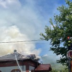 Incendiu violent la acoperișul unei case din Ștefănești (2)