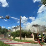 Incendiu violent la acoperișul unei case din Ștefănești (4)