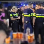 Verificări ale polițiștilor la un eveniment public (6)