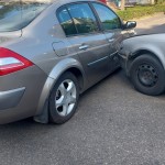 Accident cu două mașini pe strada Gârlei (2)