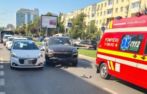  Accident între două autoturisme pe Calea București