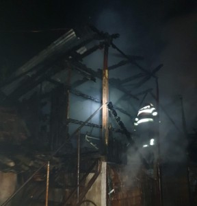 Incendiu izbucnit într-o gospodărie din Călinești