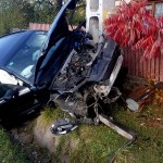 Accident între doua autoturisme în localitatea Albeștii de Argeș (2)