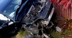Accident între doua autoturisme în localitatea Albeștii de Argeș (2)