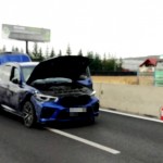 Accident între o autoutilitară și un autoturism în localitatea Argeșelu (1)