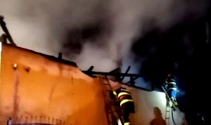 Incendiu la o casa