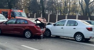 Accident între trei autoturisme în zona Spitalului Militar