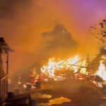 Casă mistuită de flăcări în comuna Dârmănești (5)