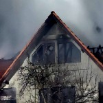 Incendiu devastator la o casă din comuna Pietroșani (2)