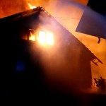 Incendiu devastator la o casă din comuna Pietroșani (3)