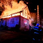 Incendiu la acoperișul unei case din Câmpulung (1)