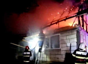 Incendiu la acoperișul unei case din Câmpulung (3)