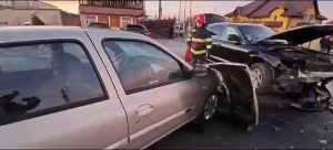 Accident rutier în care au fost implicate două autoturisme pe DN 65B (2)