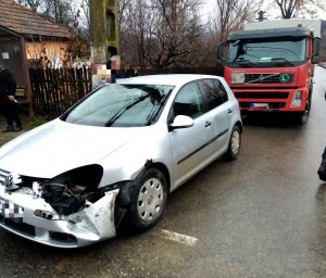 Accident între un camion și o autoutilitară în comuna Cetățeni