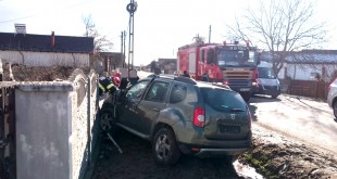 Accident între două autoturisme în comuna Dârmanești
