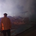 Incendiu puternic la o hală din Cosești (3)