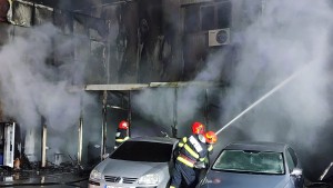 Incendiu la service auto din zona CNCD (3)