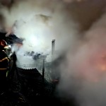 Incendiu puternic într-o gospodărie din comuna Godeni (1)