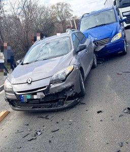 Accident cu două victime pe strada Basarabiei din Pitești (2)