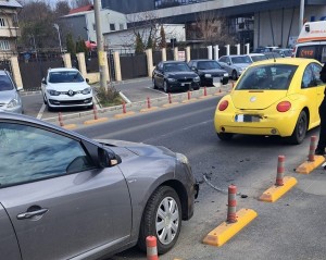 Accident cu două victime pe strada Basarabiei din Pitești (3)