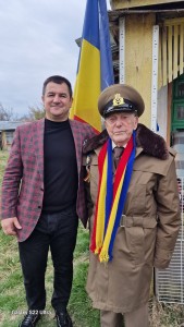 Maiorul (rtr) Dumitru DIN, din Costești a împlinit 105 ani (5)