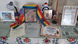 Maiorul (rtr) Dumitru DIN, din Costești a împlinit 105 ani (6)