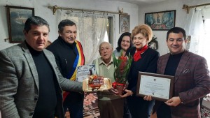 Maiorul (rtr) Dumitru DIN, din Costești a împlinit 105 ani (9)