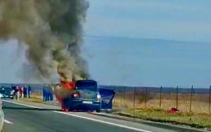 incendiu auto A1,Km 80 (1)